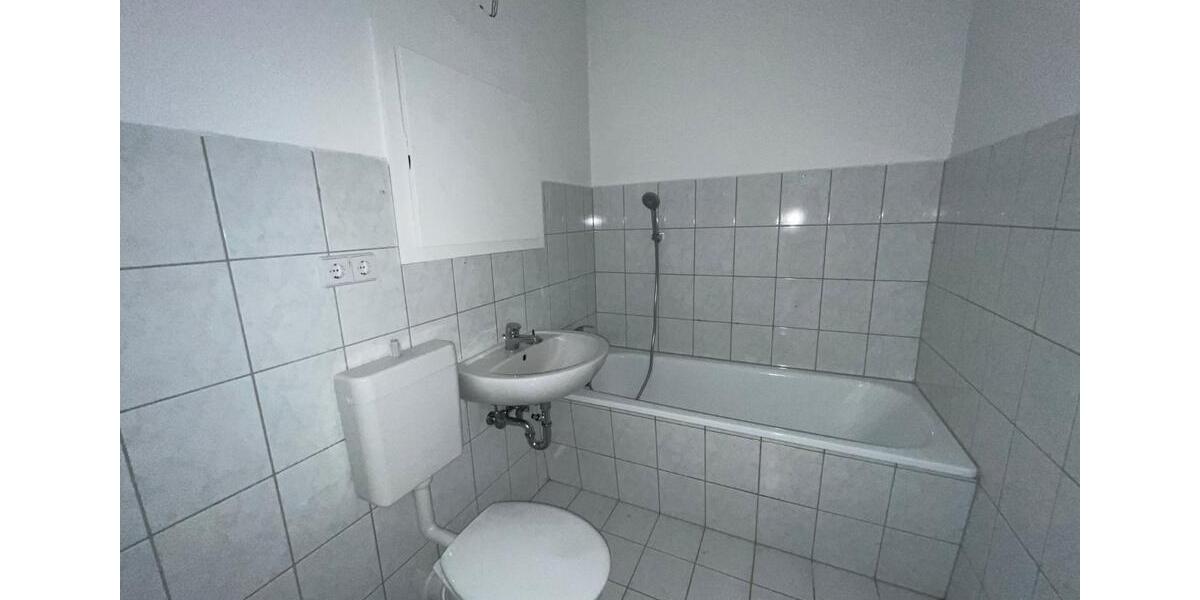 Etagenwohnung Zwickau Neuplanitz - 4 Zimmer, 70 m&sup2;, 349&euro; | Angebot:22153022