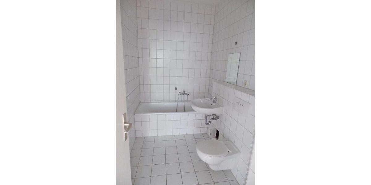 Etagenwohnung Reichenbach im Vogtland - 3 Zimmer, 63 m&sup2;, 340&euro; | Angebot:25962405