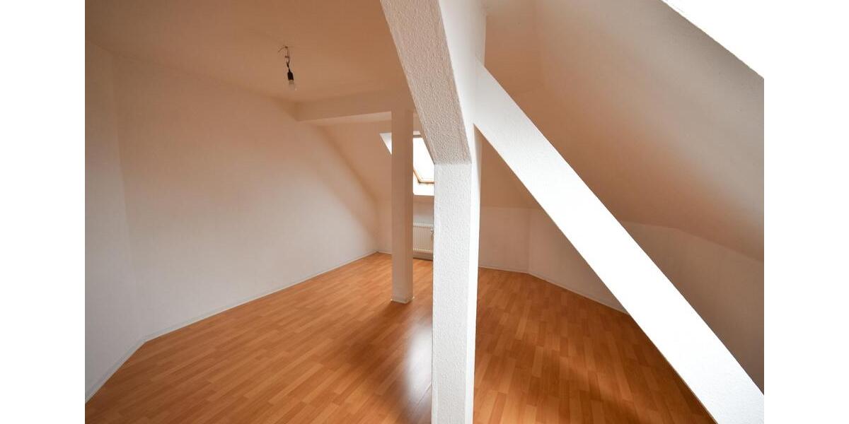 Dachgeschoßwohnung Zwickau Neuplanitz - 2 Zimmer, 70 m&sup2;, 395&euro; | Angebot:25223106