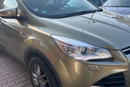Ford Kuga 198.000 km 6.800 &euro; zwickau 08064