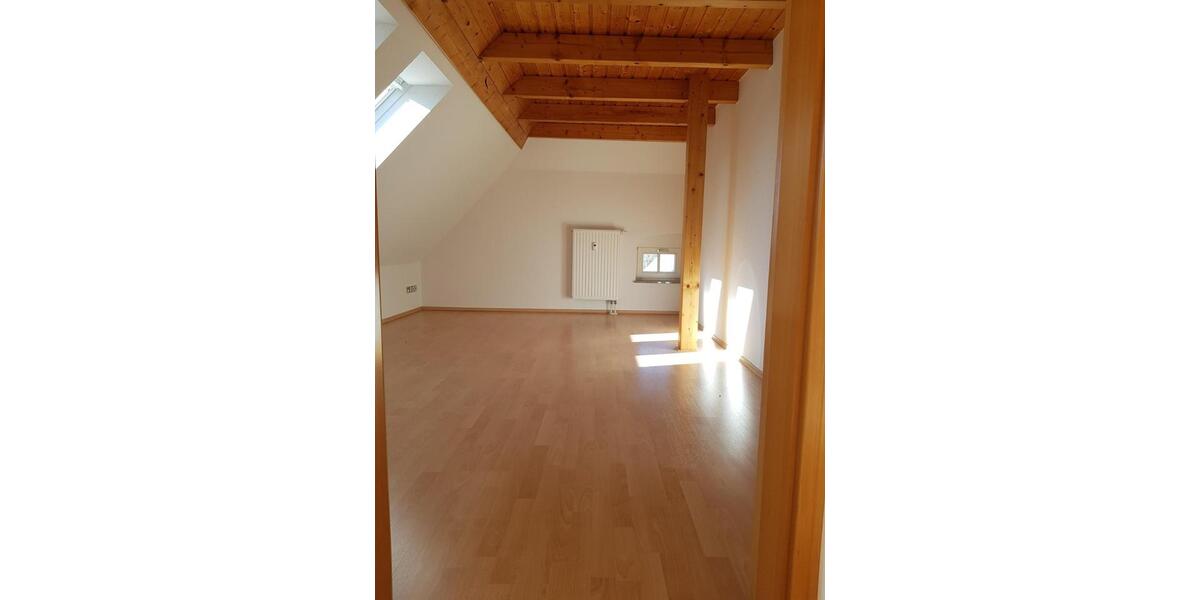 Dachgeschoßwohnung Hohenstein-Ernstthal Ernstthal - 3 Zimmer, 85 m&sup2;, 640&euro; | Angebot:25255010