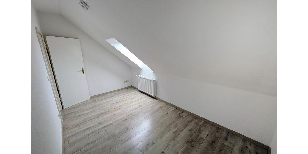 Dachgeschoßwohnung Zwickau Cainsdorf - 3 Zimmer, 52 m&sup2;, 360&euro; | Angebot:25945629