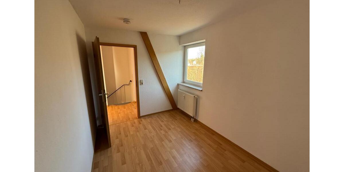 Maisonettenwohnung Reichenbach im Vogtland - 4 Zimmer, 81 m&sup2;, 405&euro; | Angebot:25383068