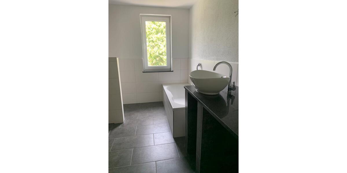 Hochparterre Zwickau Auerbach - 3 Zimmer, 82 m&sup2;, 610&euro; | Angebot:26041207