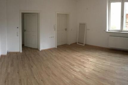 Wohnung Ronneburg - 2 Zimmer, 87 m&sup2;, 416&euro; | Angebot:24178676