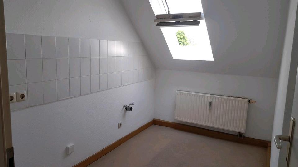 Dachgeschoßwohnung Zwickau Cainsdorf - 1 Zimmer, 43 m&sup2;, 396&euro; | Angebot:22251833