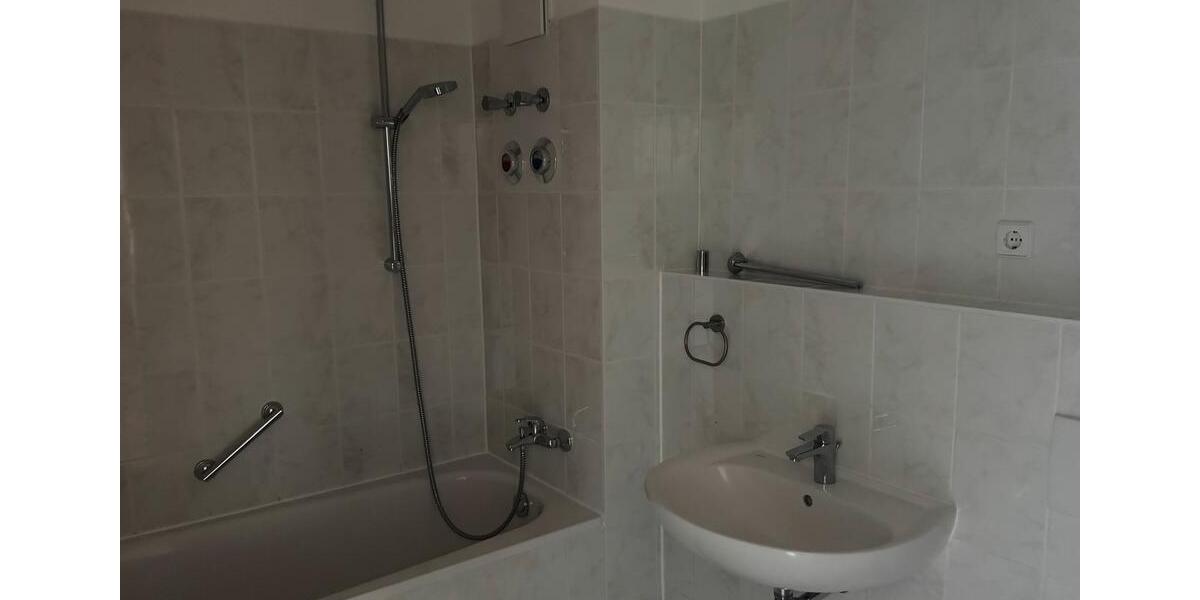 Etagenwohnung Limbach-Oberfrohna Oberfrohna - 3 Zimmer, 80 m&sup2;, 104.000&euro; | Angebot:25404113