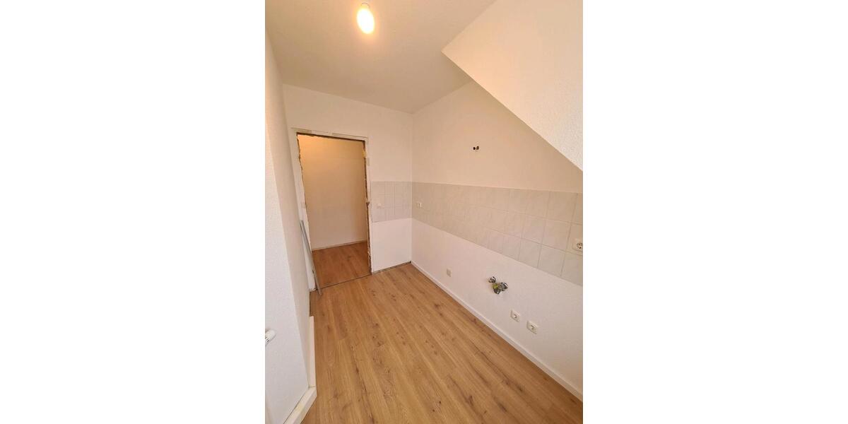 Dachgeschoßwohnung Hohenstein-Ernstthal Ernstthal - 2 Zimmer, 41 m&sup2;, 250&euro; | Angebot:25027094