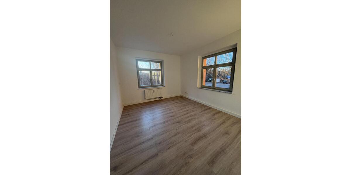 Erdgeschoßwohnung Zwickau - 4 Zimmer, 96 m&sup2;, 671&euro; | Angebot:24570448