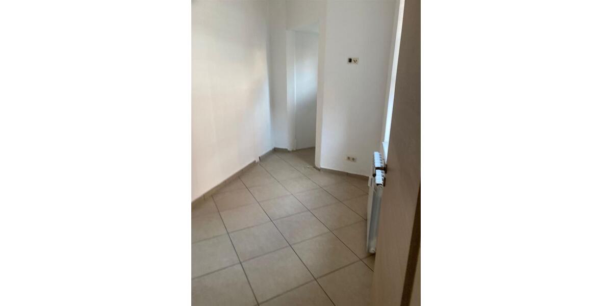 Erdgeschoßwohnung Zwickau Neuplanitz - 2 Zimmer, 38 m&sup2;, 250&euro; | Angebot:26632076