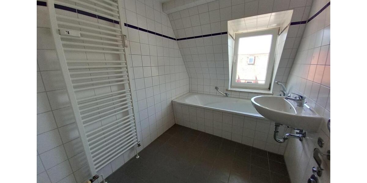 Etagenwohnung Meerane - 4 Zimmer, 84 m&sup2;, 460&euro; | Angebot:21809585