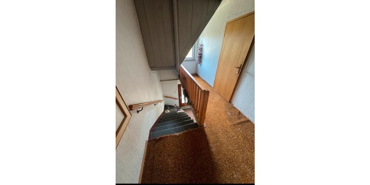 Einfamilienhaus Hohenstein-Ernstthal Ernstthal - 9 Zimmer, 140 m&sup2;, 78.000&euro; | Angebot:24615172