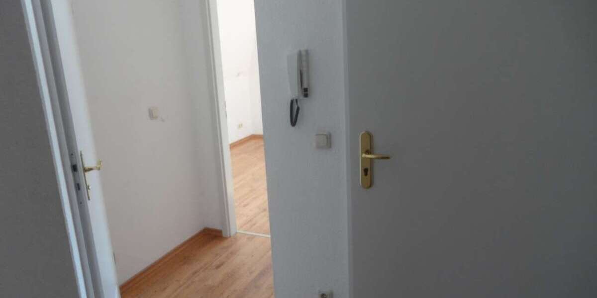 Etagenwohnung Zwickau Pölbitz - 2 Zimmer, 43 m&sup2;, 310&euro; | Angebot:26439521