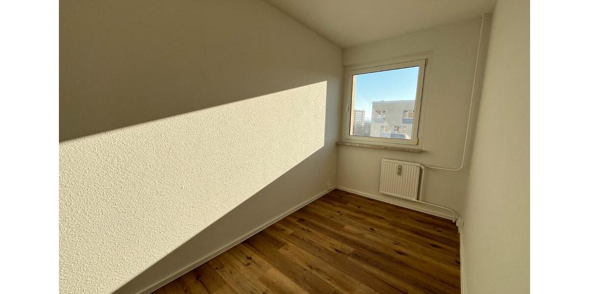 Etagenwohnung Zwickau Neuplanitz - 4 Zimmer, 90 m&sup2;, 449&euro; | Angebot:22055448