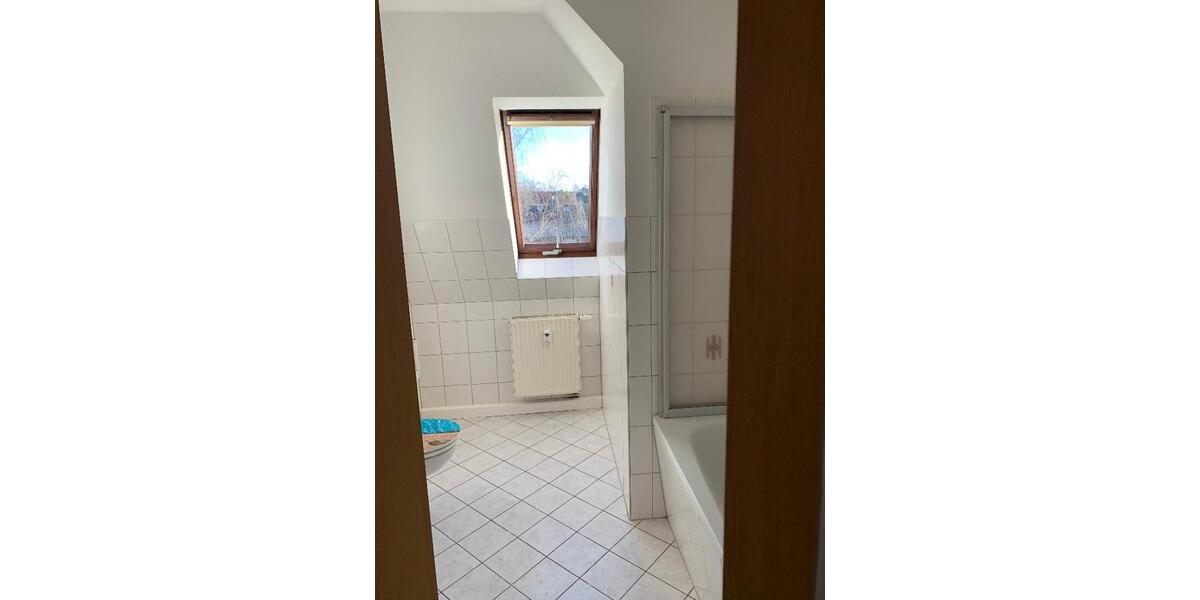 Dachgeschoßwohnung Limbach-Oberfrohna Oberfrohna - 3 Zimmer, 68 m&sup2;, 345&euro; | Angebot:21608817