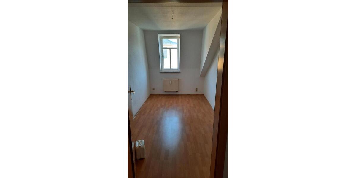 Dachgeschoßwohnung Meerane - 3 Zimmer, 80 m&sup2;, 400&euro; | Angebot:25810289