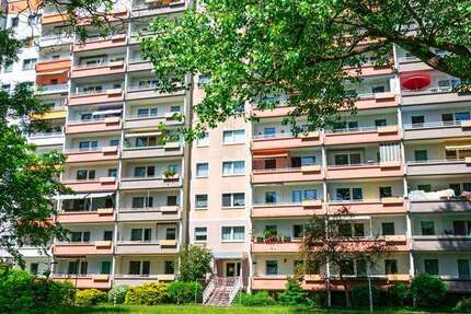 Wohnung Zwickau Innenstadt - 4 Zimmer, 90 m&sup2;, 540&euro; | Angebot:25811440