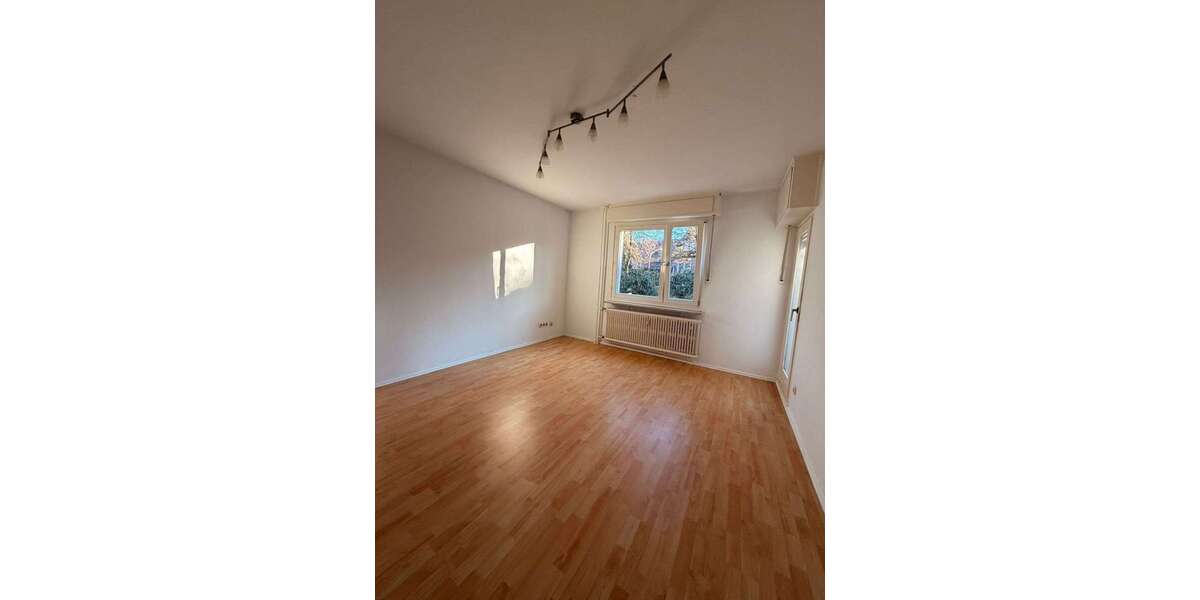 Etagenwohnung Crimmitschau - 2 Zimmer, 52 m&sup2;, 300&euro; | Angebot:26781684