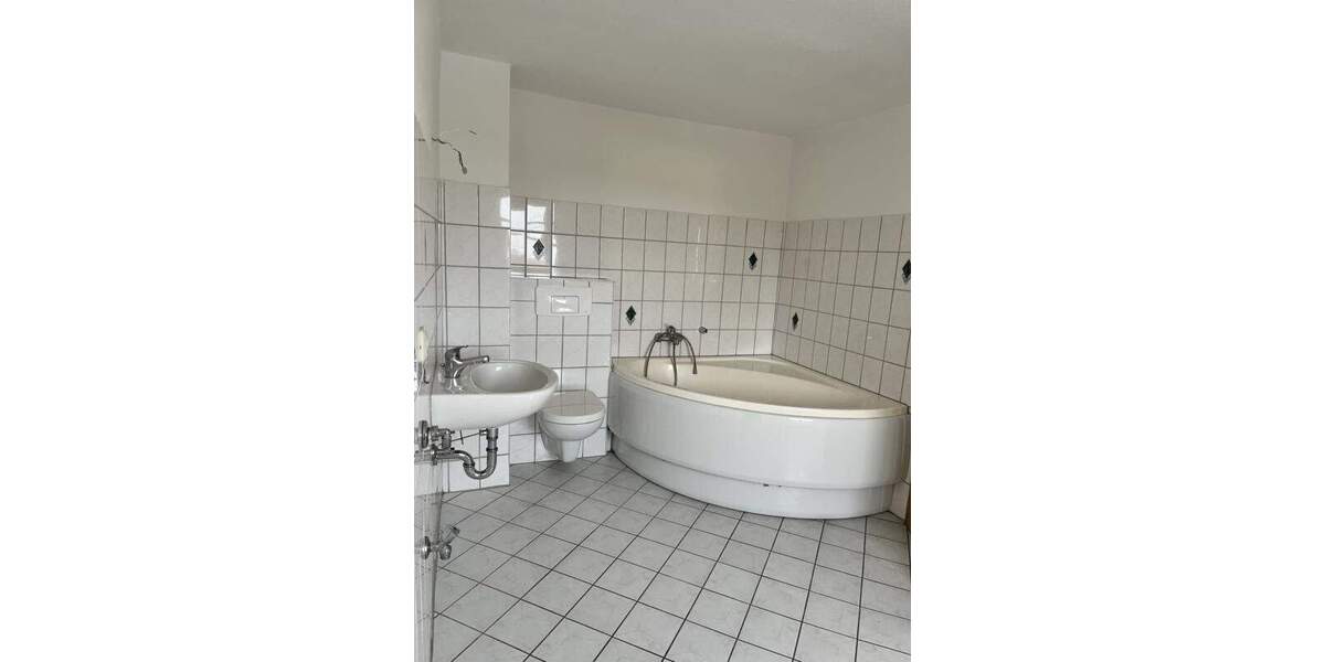 Etagenwohnung Meerane - 3 Zimmer, 87 m&sup2;, 480&euro; | Angebot:25665453