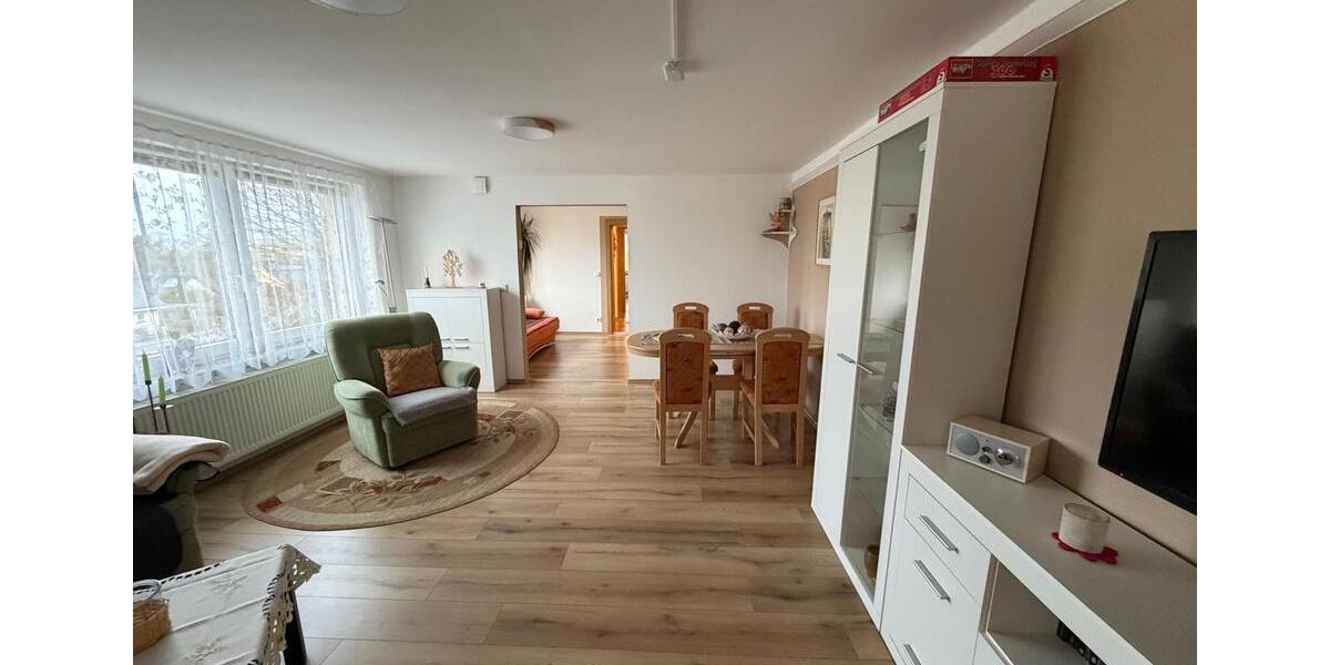 Etagenwohnung Limbach-Oberfrohna Oberfrohna - 3 Zimmer, 71 m&sup2;, 350&euro; | Angebot:25811719