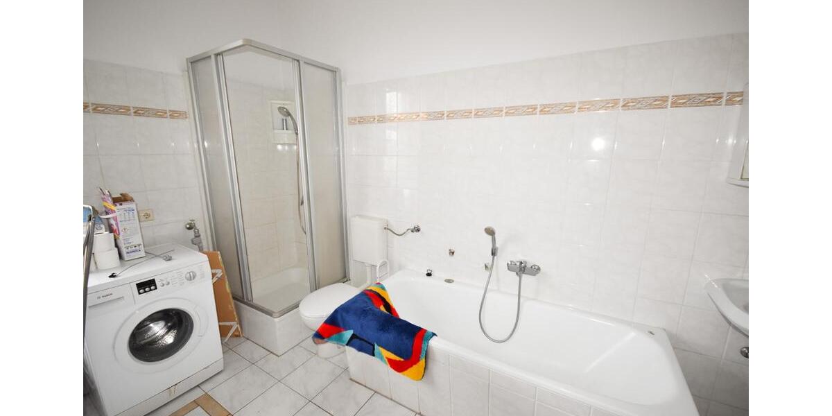 Etagenwohnung Zwickau - 2 Zimmer, 63 m&sup2;, 345&euro; | Angebot:25510950