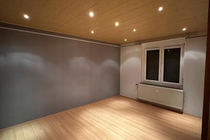 Wohnung Zwickau Neuplanitz - 1 Zimmer, 28 m&sup2;, 280&euro; | Angebot:24222117