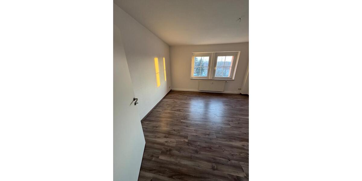 Hochparterre Hohenstein-Ernstthal Ernstthal - 3 Zimmer, 64 m&sup2;, 385&euro; | Angebot:24688348