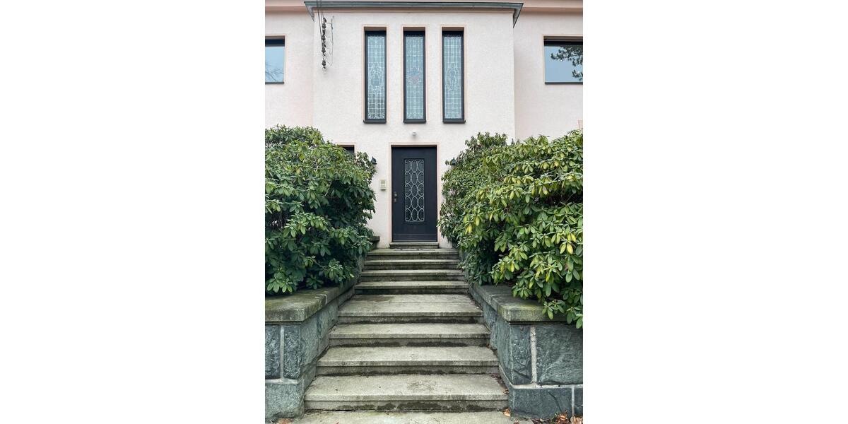 Etagenwohnung Glauchau - 3 Zimmer, 105 m&sup2;, 1.000&euro; | Angebot:24781604