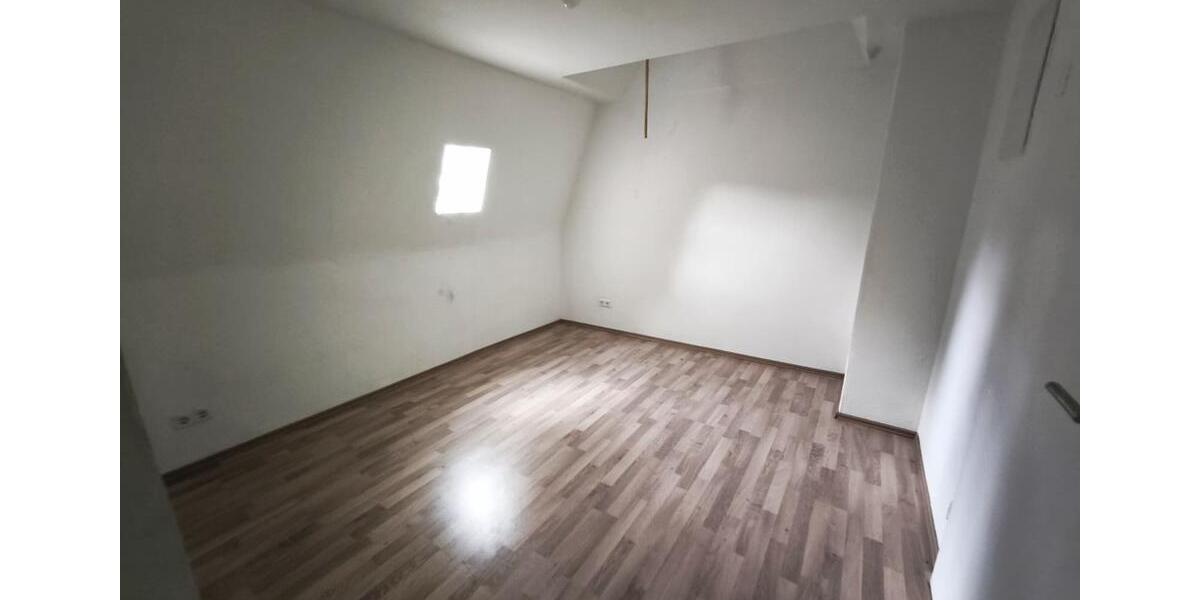 Etagenwohnung Mülsen - 3 Zimmer, 75 m&sup2;, 399&euro; | Angebot:24814201