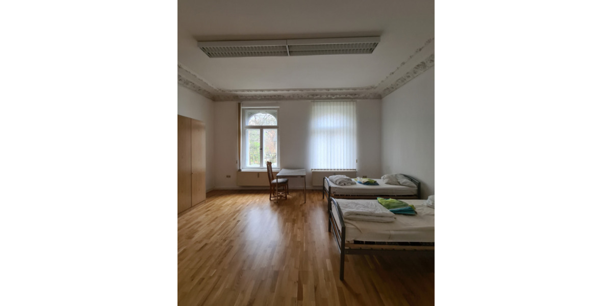 Etagenwohnung Werdau - 1 Zimmer, 33 m&sup2;, 200&euro; | Angebot:25536100