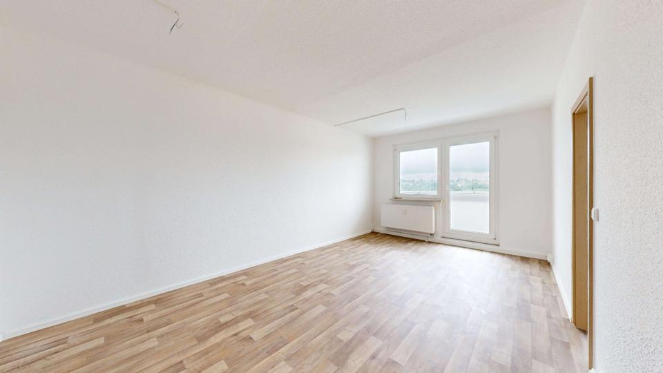 Etagenwohnung Reichenbach im Vogtland - 3 Zimmer, 71 m&sup2;, 380&euro; | Angebot:22696725
