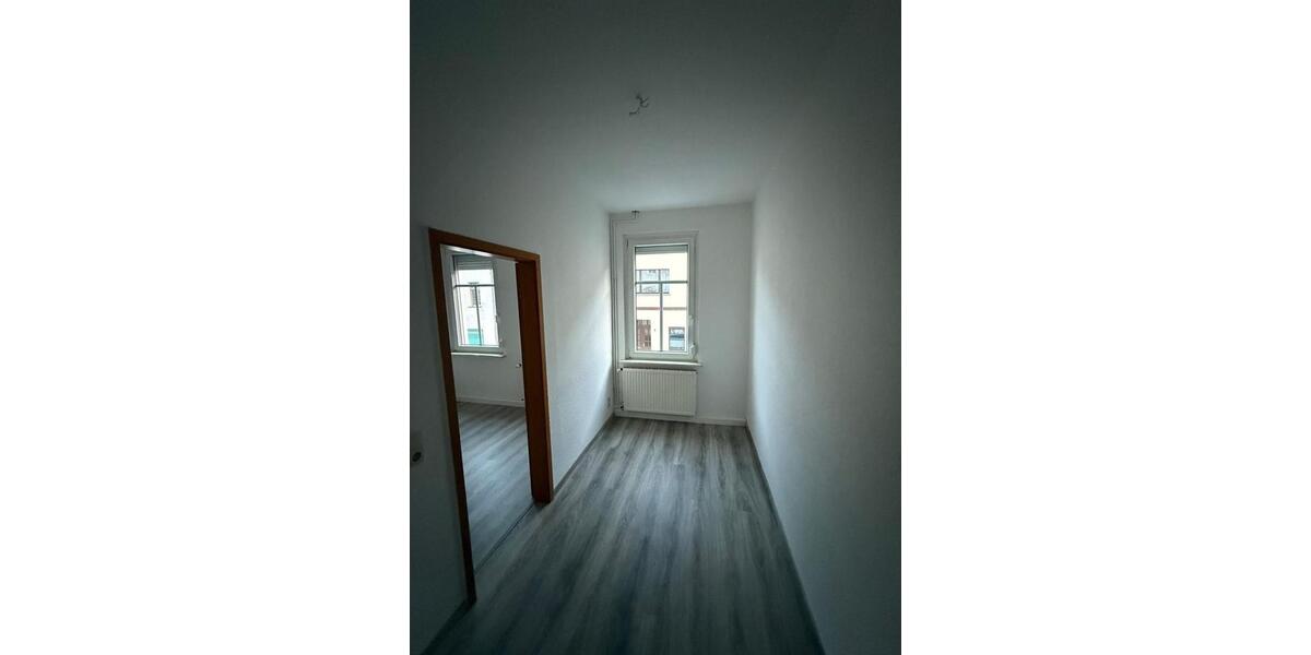 Etagenwohnung Meerane - 4 Zimmer, 85 m&sup2;, 374&euro; | Angebot:25376966