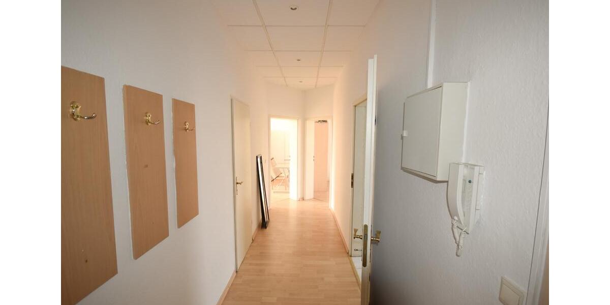 Etagenwohnung Zwickau - 2 Zimmer, 63 m&sup2;, 345&euro; | Angebot:25510950