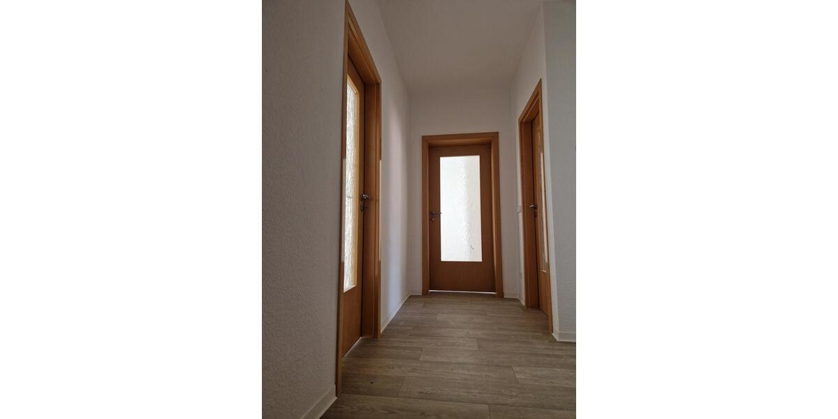 Etagenwohnung Glauchau - 3 Zimmer, 57 m&sup2;, 360&euro; | Angebot:25721638