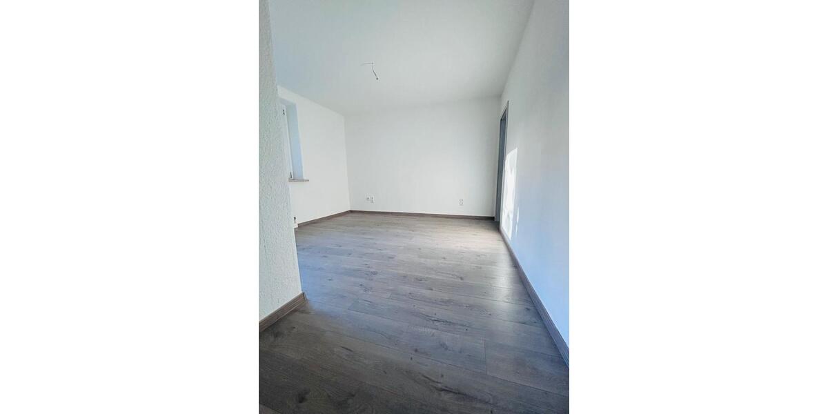 Erdgeschoßwohnung Meerane - 2 Zimmer, 50 m&sup2;, 395&euro; | Angebot:25270944