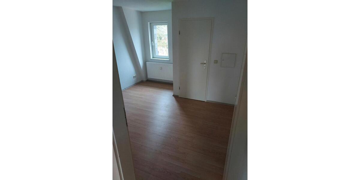 Dachgeschoßwohnung Reichenbach im Vogtland Obermylau - 5 Zimmer, 98 m&sup2;, 680&euro; | Angebot:25720219