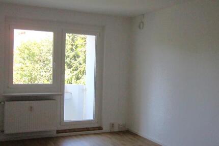 Wohnung Crimmitschau - 4 Zimmer, 87 m&sup2;, 589&euro; | Angebot:19635396