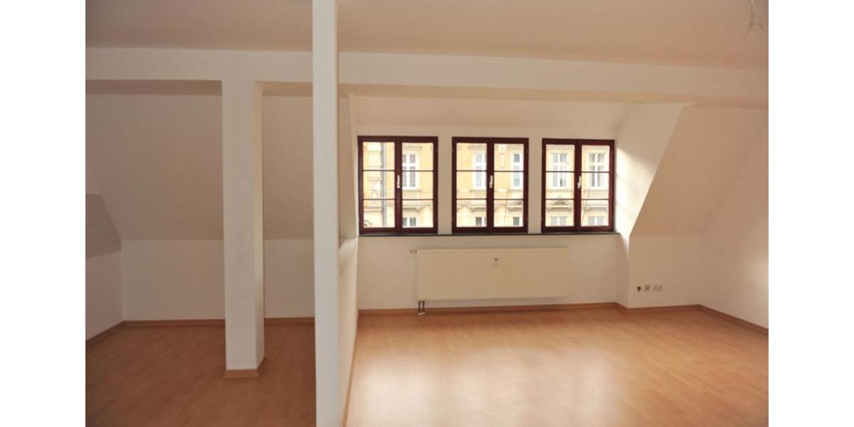 Dachgeschoßwohnung Zwickau - 2 Zimmer, 77 m&sup2;, 540&euro; | Angebot:24474774