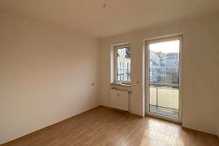 Wohnung Zwickau - 2 Zimmer, 43 m&sup2;, 220&euro; | Angebot:25751823