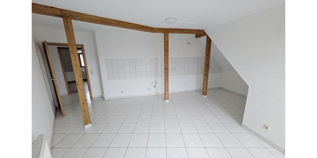 Dachgeschoßwohnung Zwickau - 4 Zimmer, 95 m&sup2;, 620&euro; | Angebot:25945678