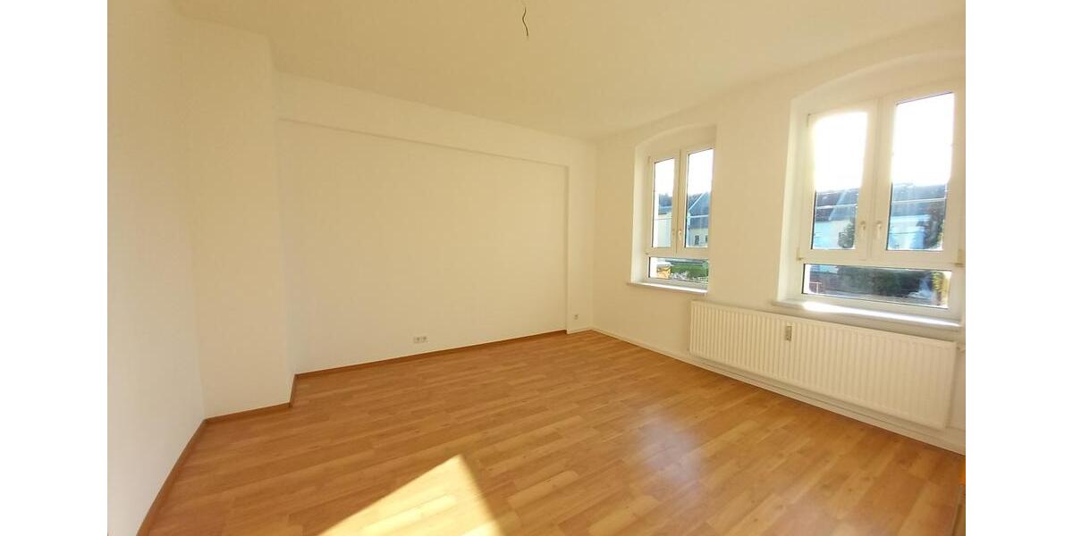Etagenwohnung Glauchau - 4 Zimmer, 87 m&sup2;, 480&euro; | Angebot:25867453