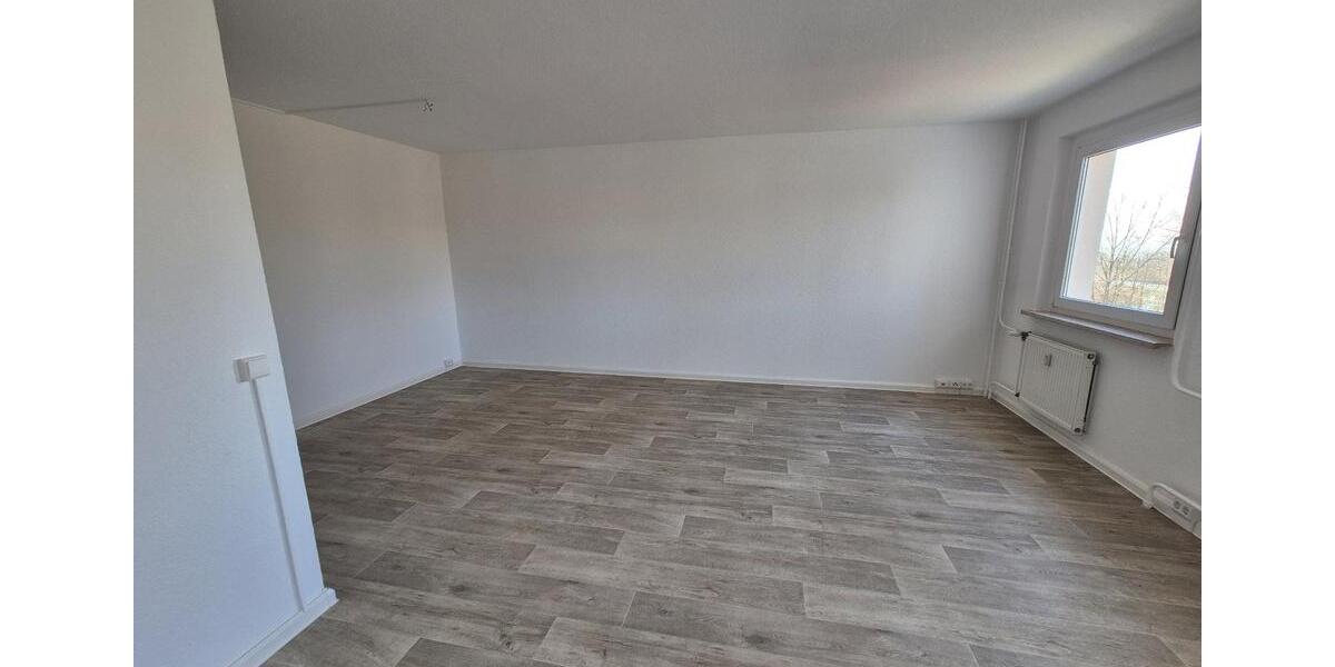 Etagenwohnung Hohenstein-Ernstthal Ernstthal - 3 Zimmer, 69 m&sup2;, 425&euro; | Angebot:24704363