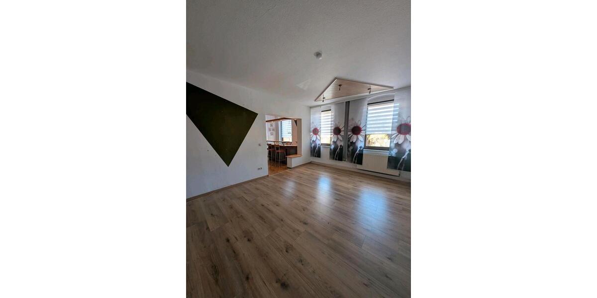 Erdgeschoßwohnung Zwickau Cainsdorf - 4 Zimmer, 134 m&sup2;, 670&euro; | Angebot:26339657