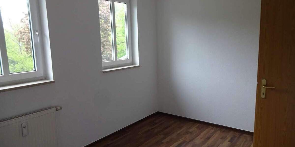 Etagenwohnung Zwickau Innenstadt - 3 Zimmer, 77 m&sup2;, 595&euro; | Angebot:25780742