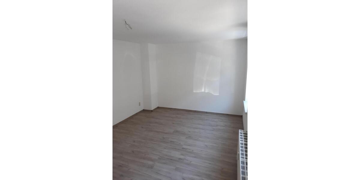 Erdgeschoßwohnung Meerane - 2 Zimmer, 58 m&sup2;, 300&euro; | Angebot:26676968