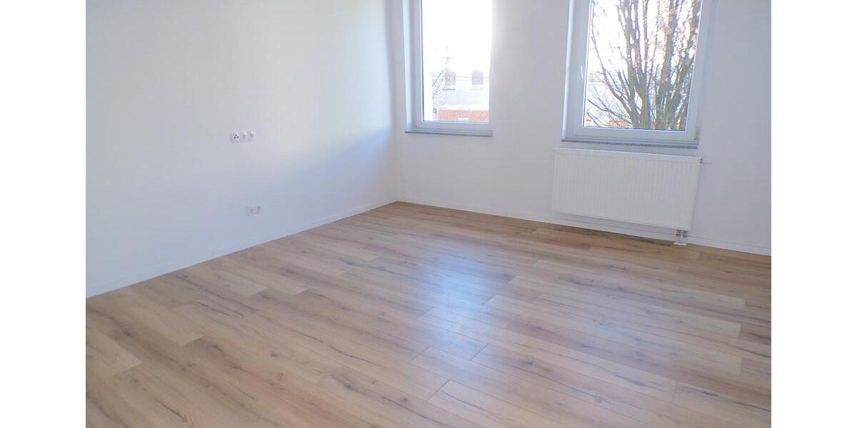 Etagenwohnung Zwickau - 2 Zimmer, 60 m&sup2;, 350&euro; | Angebot:24622144