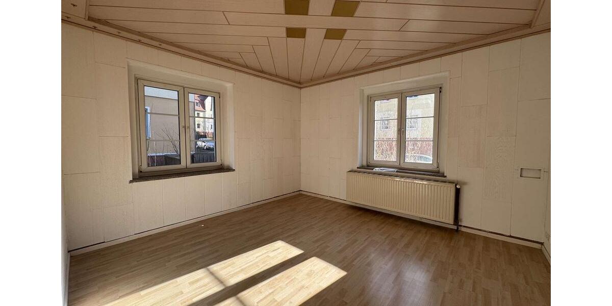 Etagenwohnung Zwickau Auerbach - 3 Zimmer, 60 m&sup2;, 380&euro; | Angebot:20089990