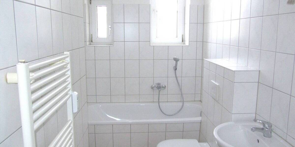 Etagenwohnung Zwickau Bahnhofsvorstadt - 1 Zimmer, 40 m&sup2;, 240&euro; | Angebot:26683974