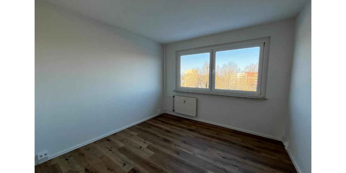 Etagenwohnung Zwickau Neuplanitz - 4 Zimmer, 90 m&sup2;, 449&euro; | Angebot:22055448