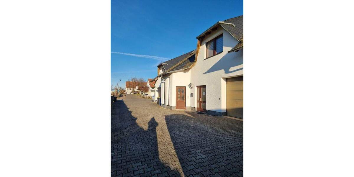 Mehrfamilienhaus, Wohnhaus Neukirchen - 8 Zimmer, 205 m&sup2;, 350.000&euro; | Angebot:25692023